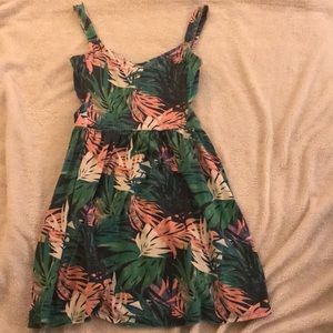 Hawaiian print forever 21 dress